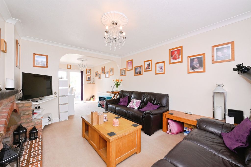 Property photo 3 of 14