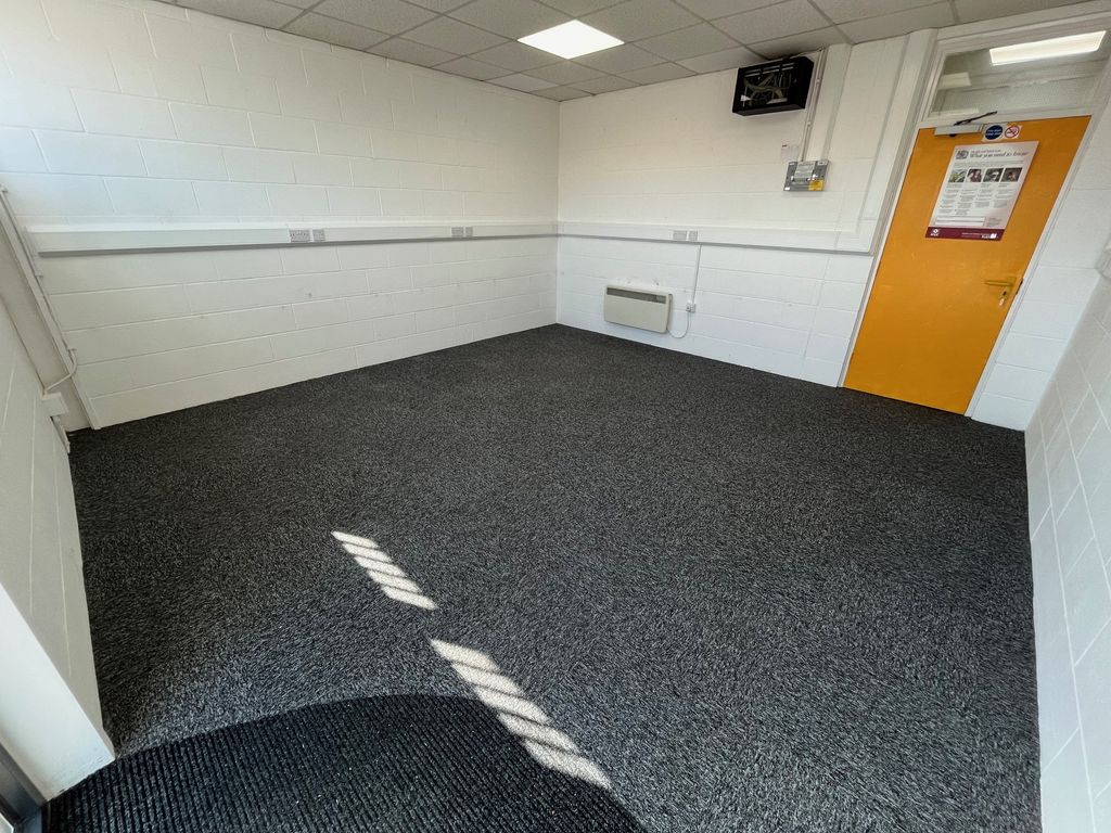 Property photo 3 of 13 B2 Office/Studio