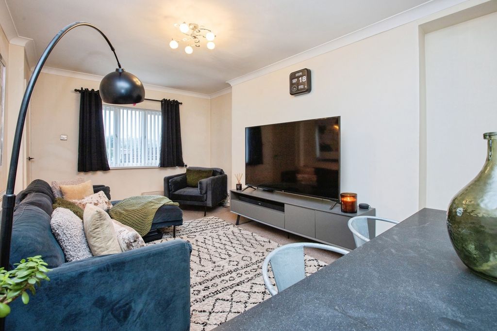 Property photo 2 of 21 Pbox-Img.Jpg