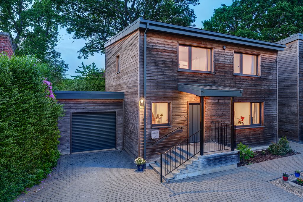 Property photo 1 of 17