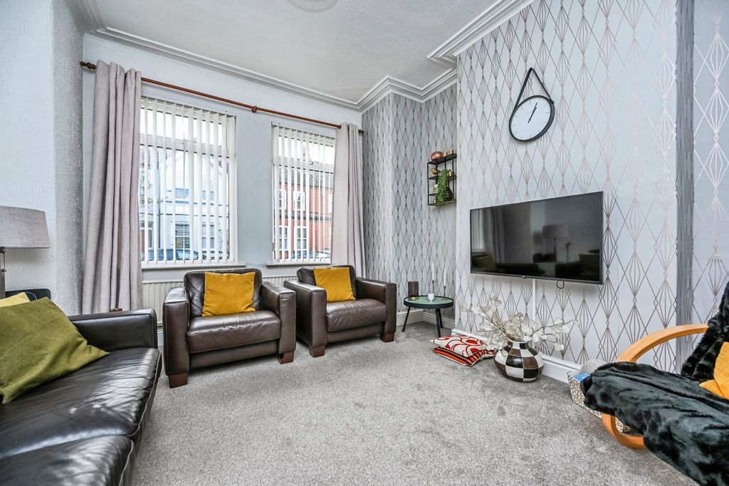 Property photo 3 of 14 Pbox-Img.Jpg