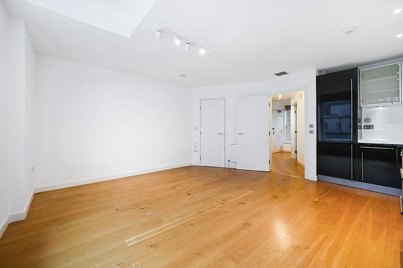 Property photo 3 of 8 Great Marlbrough St