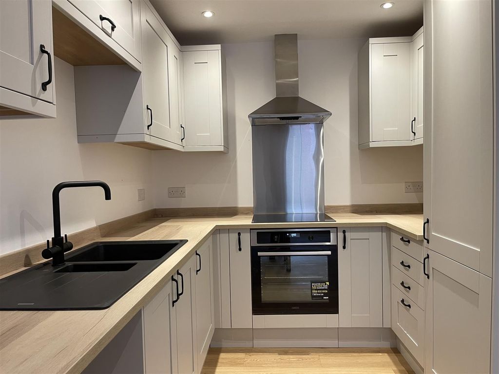 Property photo 3 of 14 Kitchen 1.Jpg