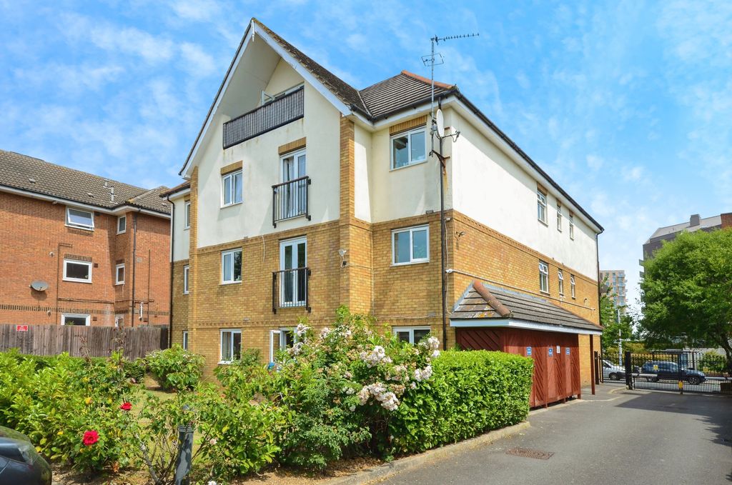 Property photo 1 of 18