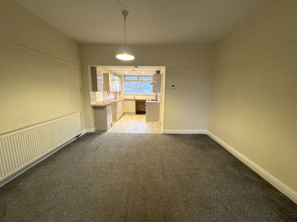 Property photo 3 of 11 Dining Room