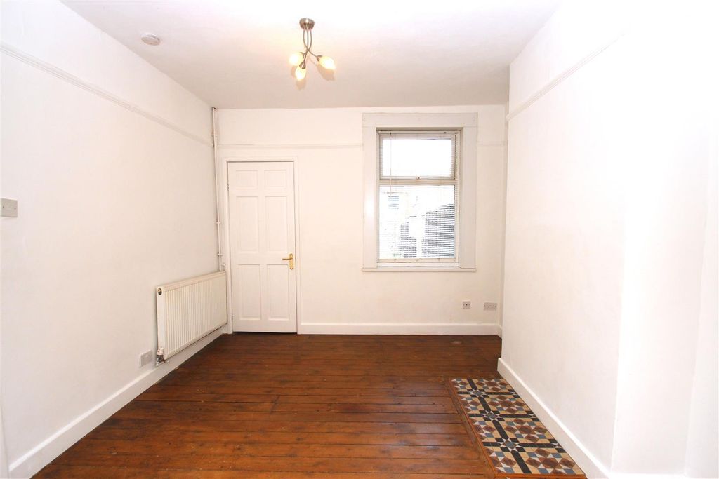 Property photo 3 of 10 Img_0103.Jpg