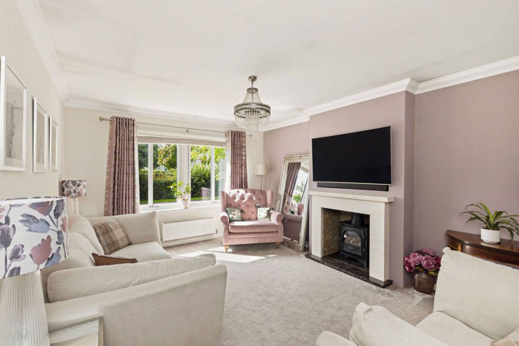 Property photo 2 of 33