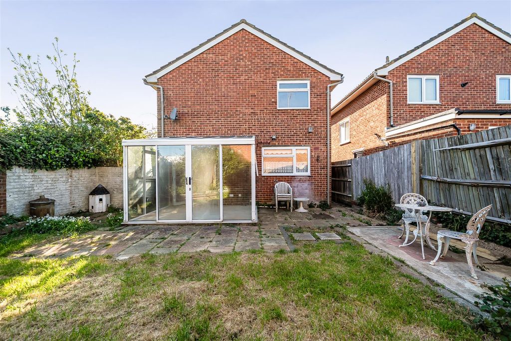 Property photo 3 of 17 For Sale By Aspire Residential | New Road