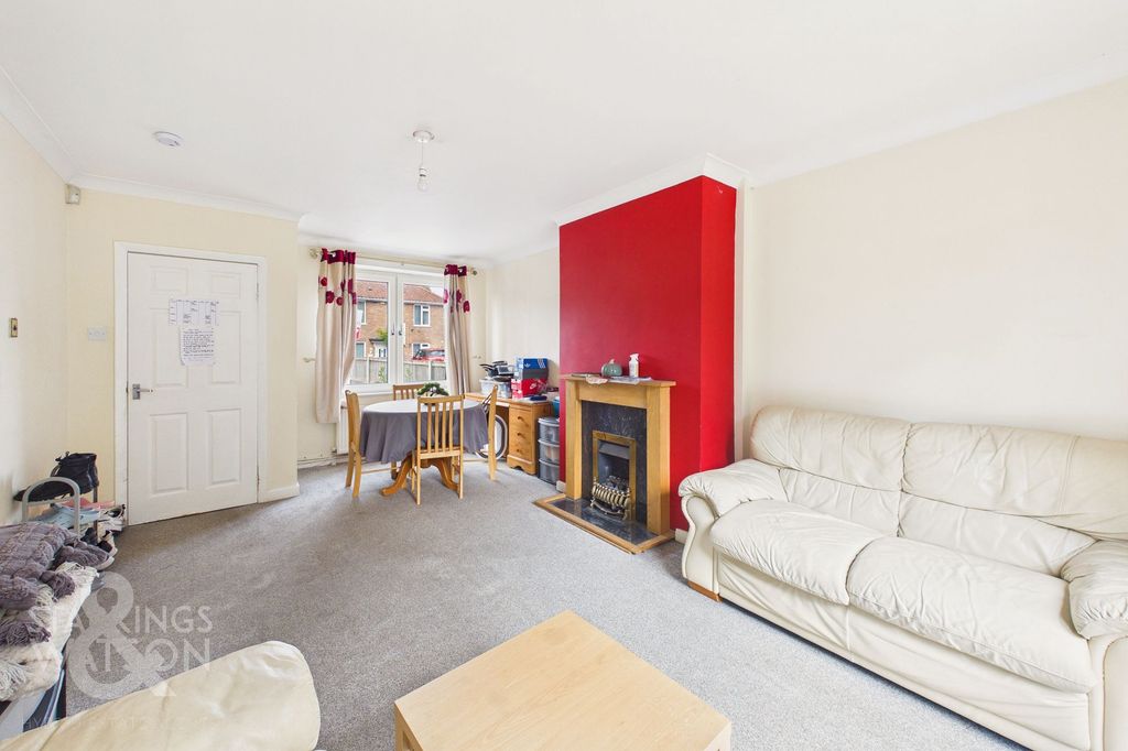 Property photo 3 of 25