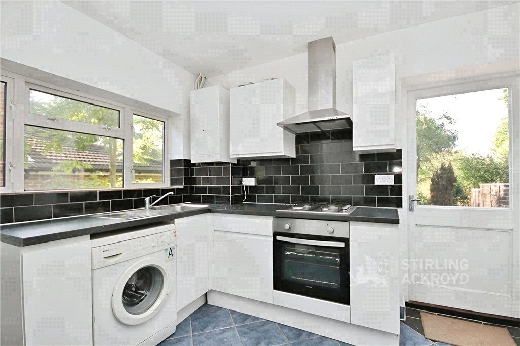 Property photo 2 of 9 Kitchen