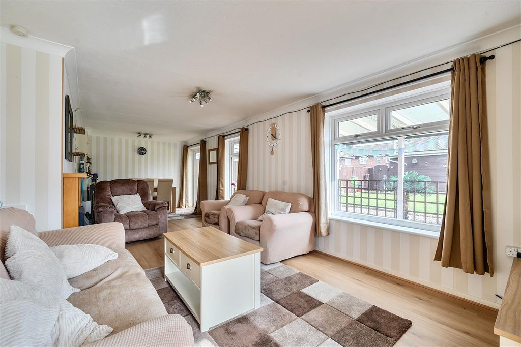 Property photo 3 of 22 1440451-8-69E106106B2d4.Jpg