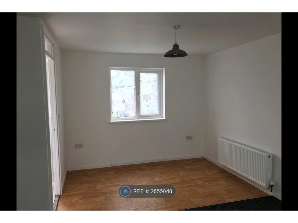 Property photo 3 of 16 Dining Area