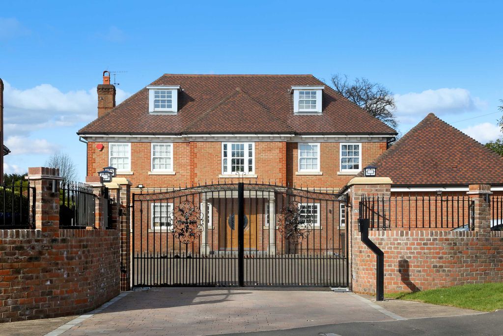 Property photo 1 of 21