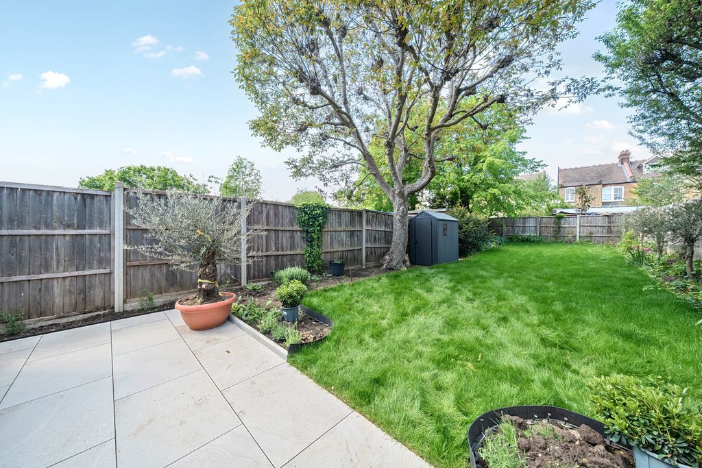 Property photo 3 of 17 1449337-23-69F0Ec...