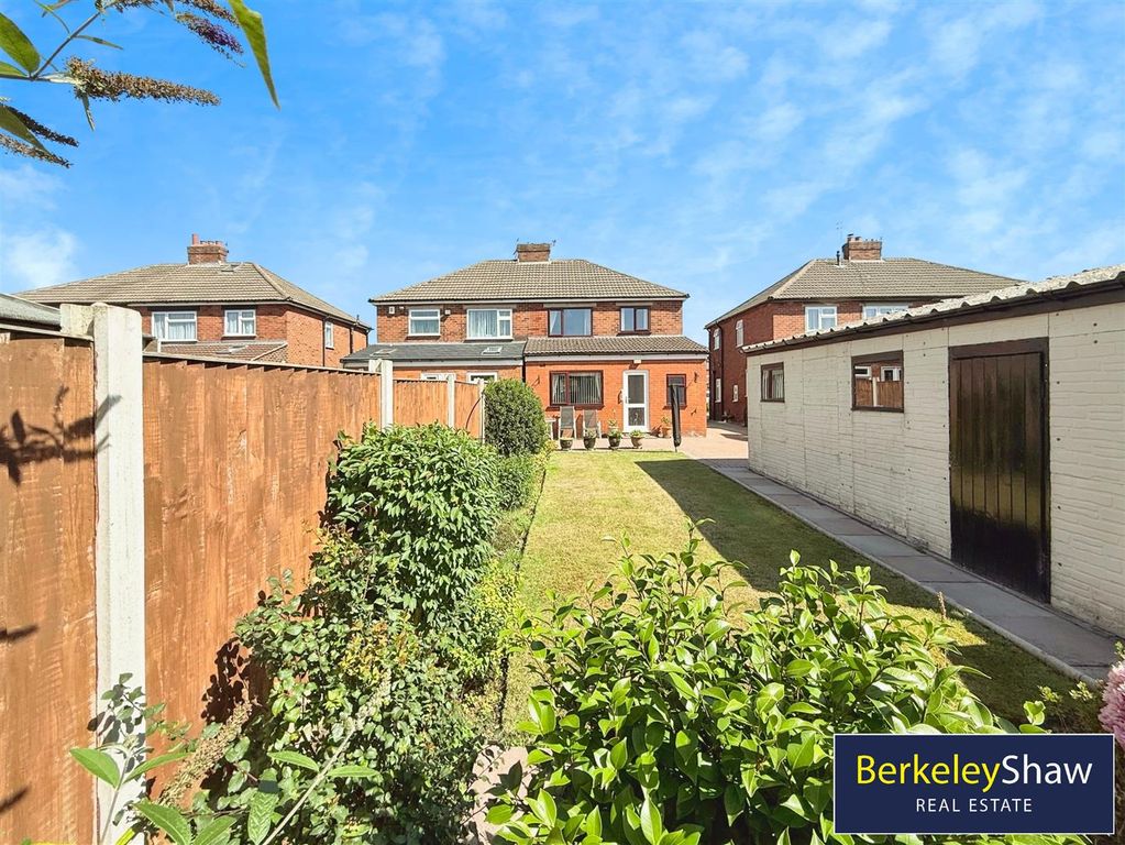 Property photo 1 of 17 A1F87Dea--4A22-Bb63-01Db97D4Bd5D-29720-00000476B9C
