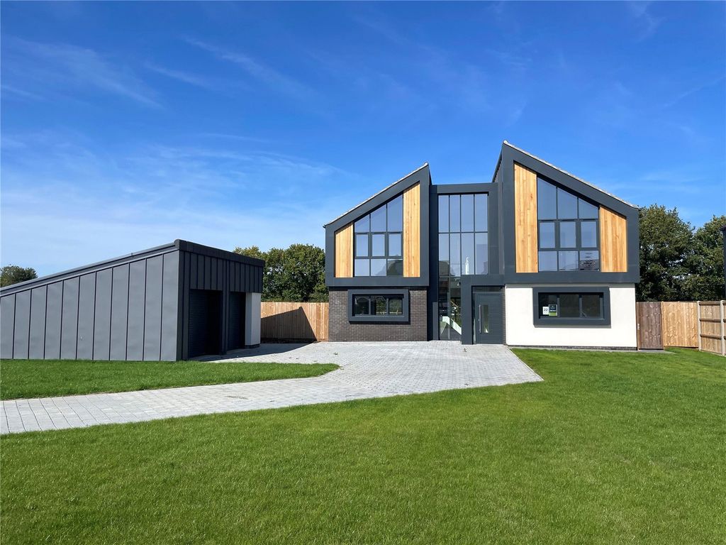 Property photo 1 of 19 Picture No. 24