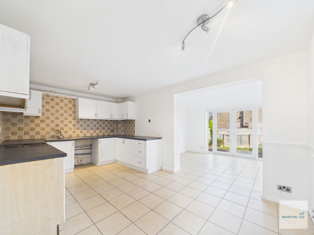 Property photo 2 of 16 Cam03394G0-Pr0479-Still004