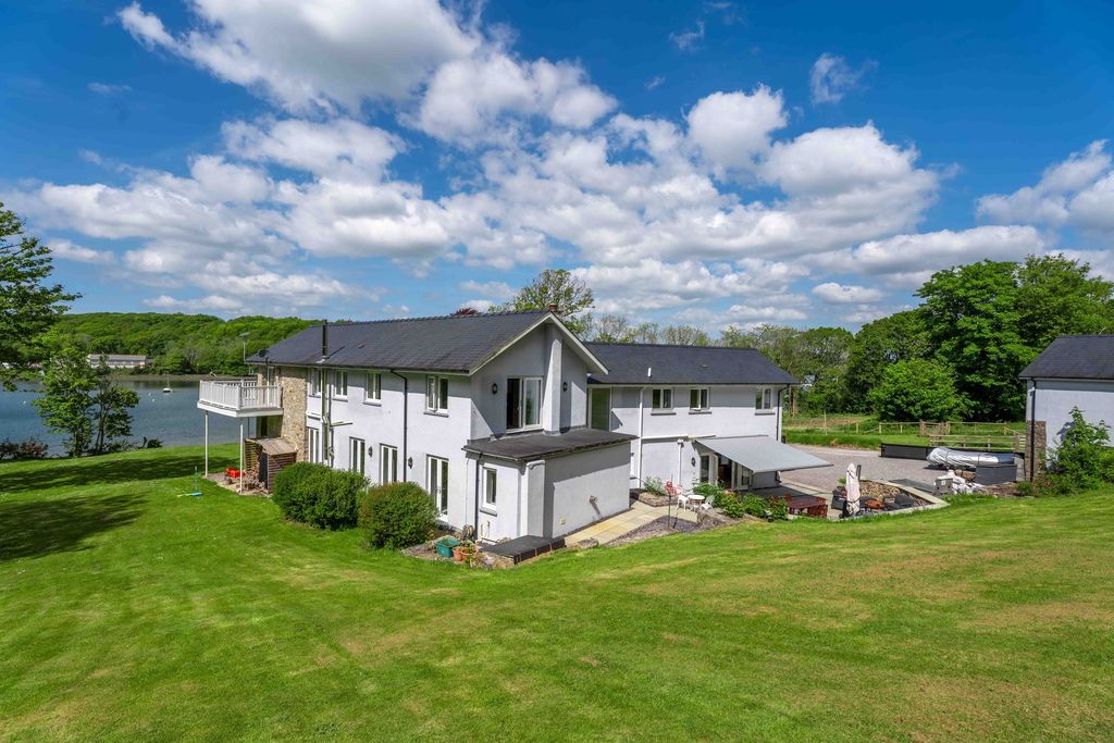 Property photo 1 of 60