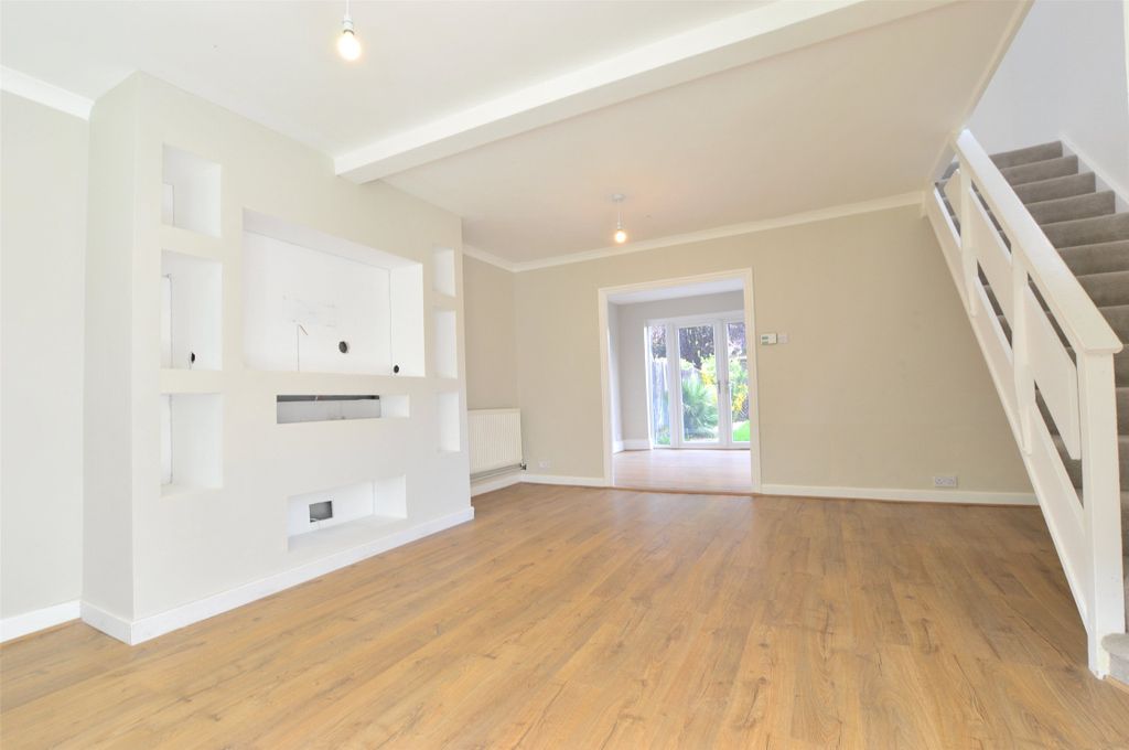 Property photo 1 of 13 Living Room