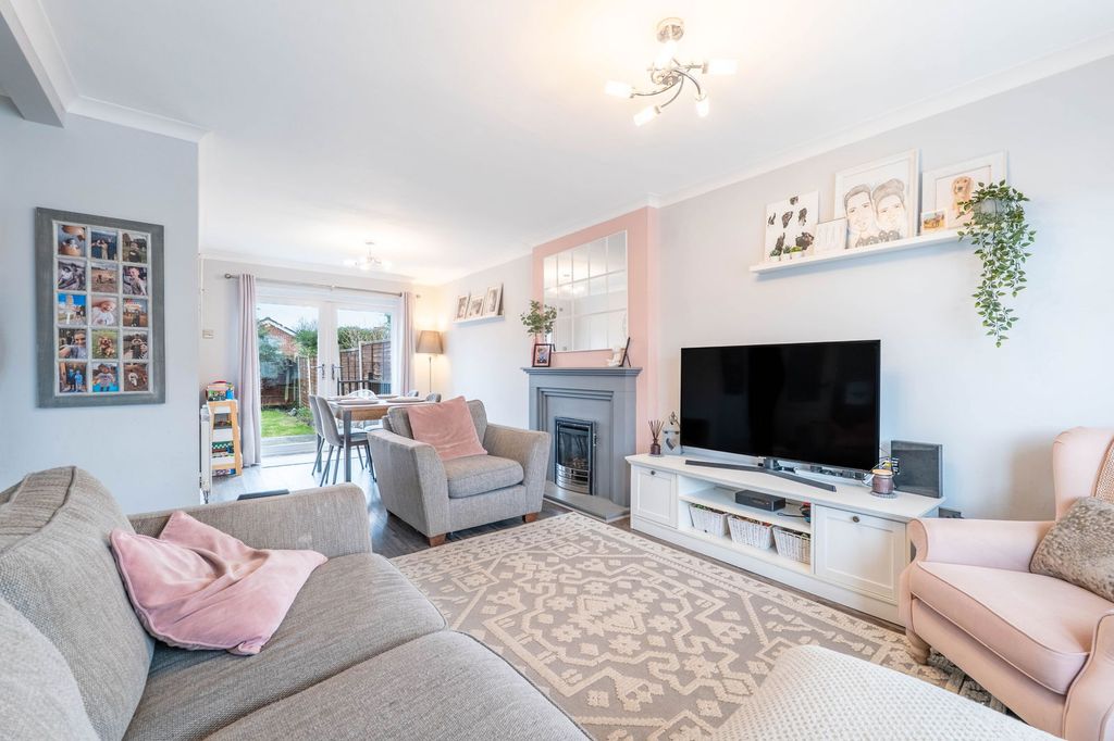 Property photo 2 of 20