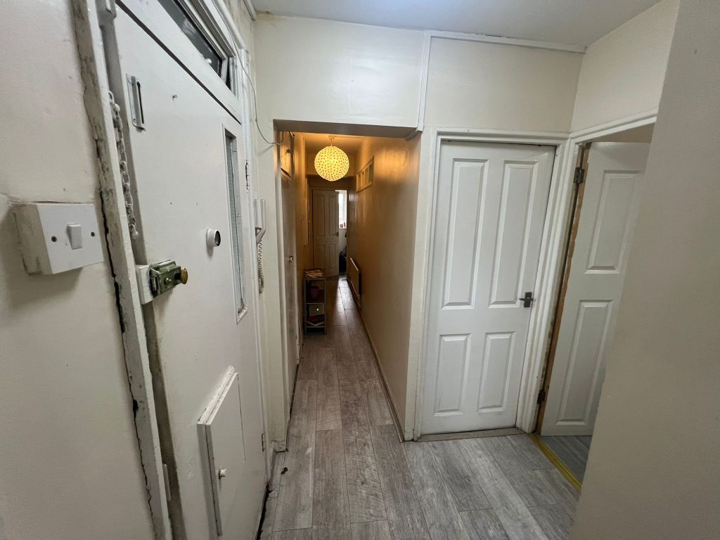 Property photo 2 of 28