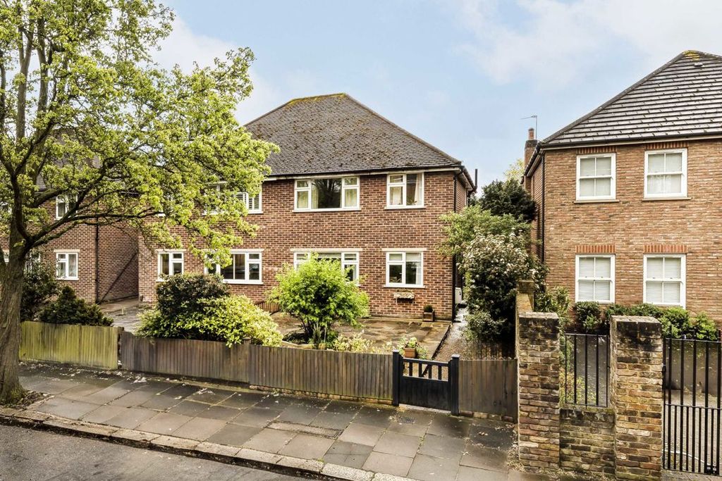 Property photo 1 of 6