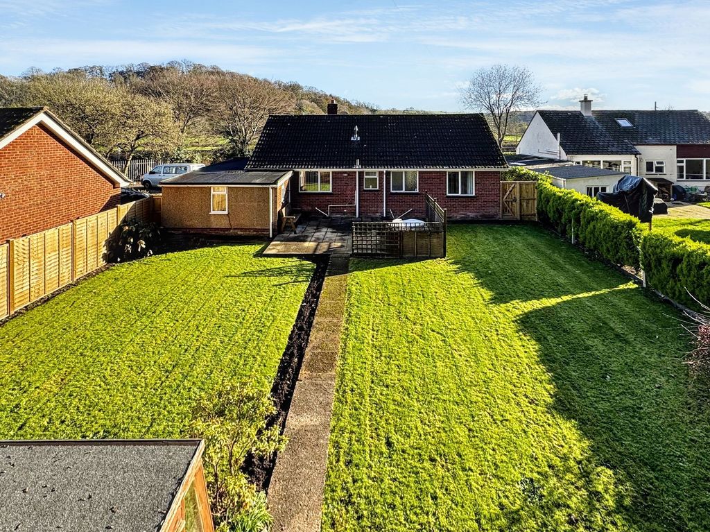 Property photo 2 of 25