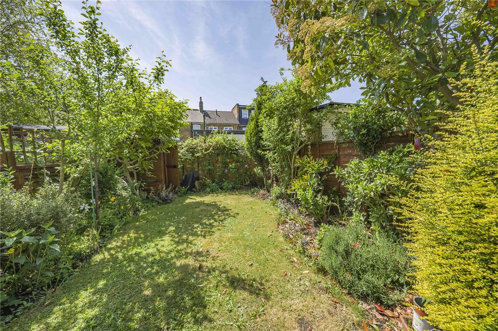 Property photo 2 of 17 Picture No. 29