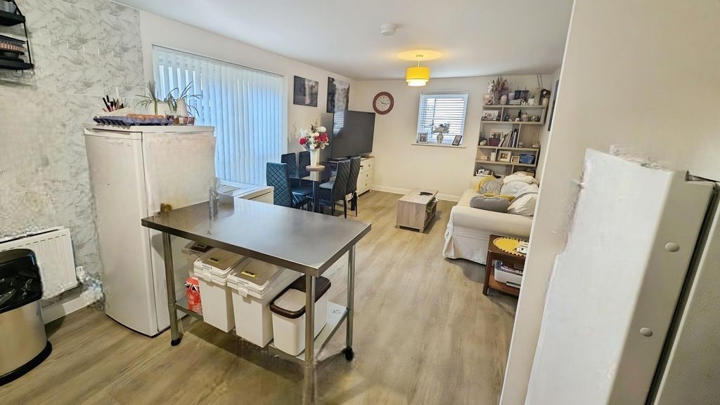 Property photo 3 of 9 Pbox-Img.Jpg