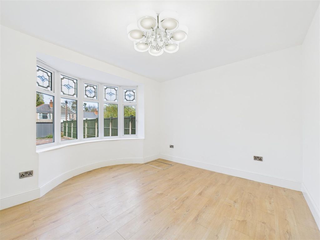 Property photo 3 of 22 Cam05207G0-Pr0072-Still004.Jpg