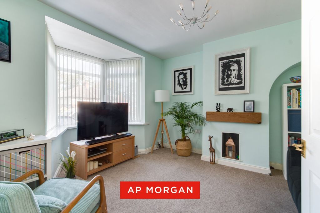 Property photo 2 of 16 Picture No. 07