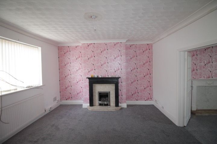 Property photo 2 of 9 Lounge