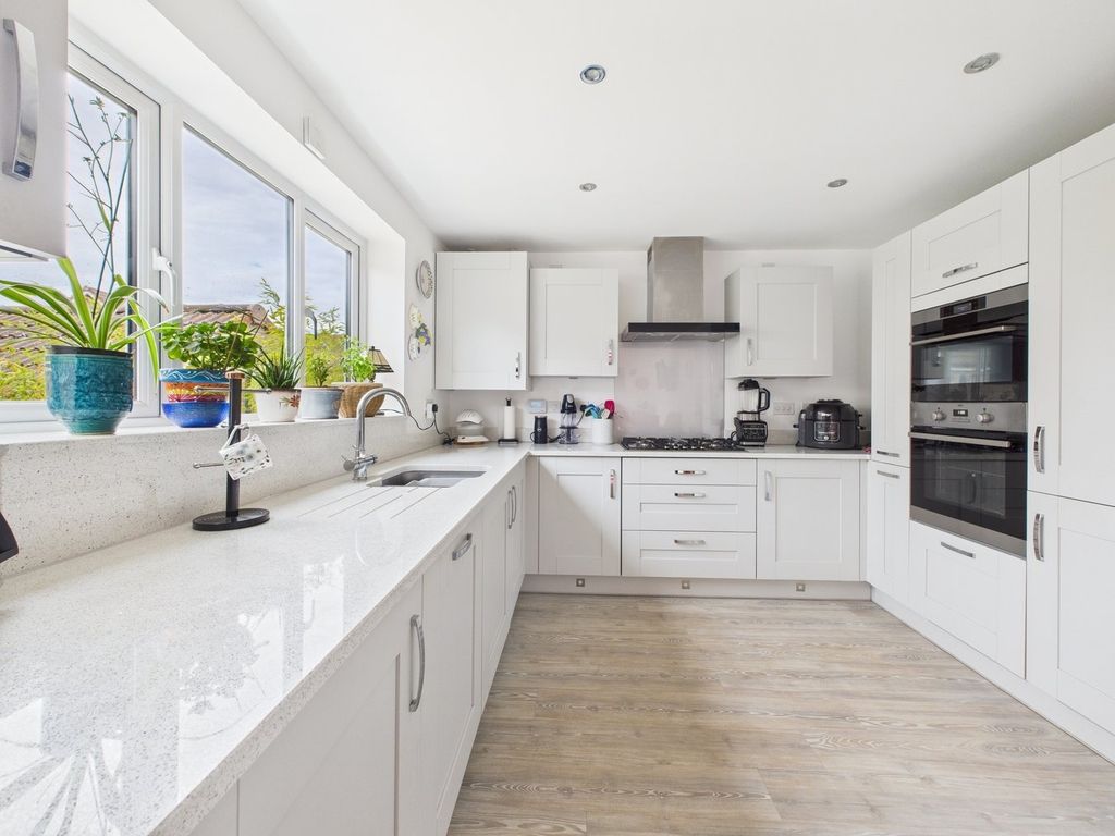 Property photo 3 of 24