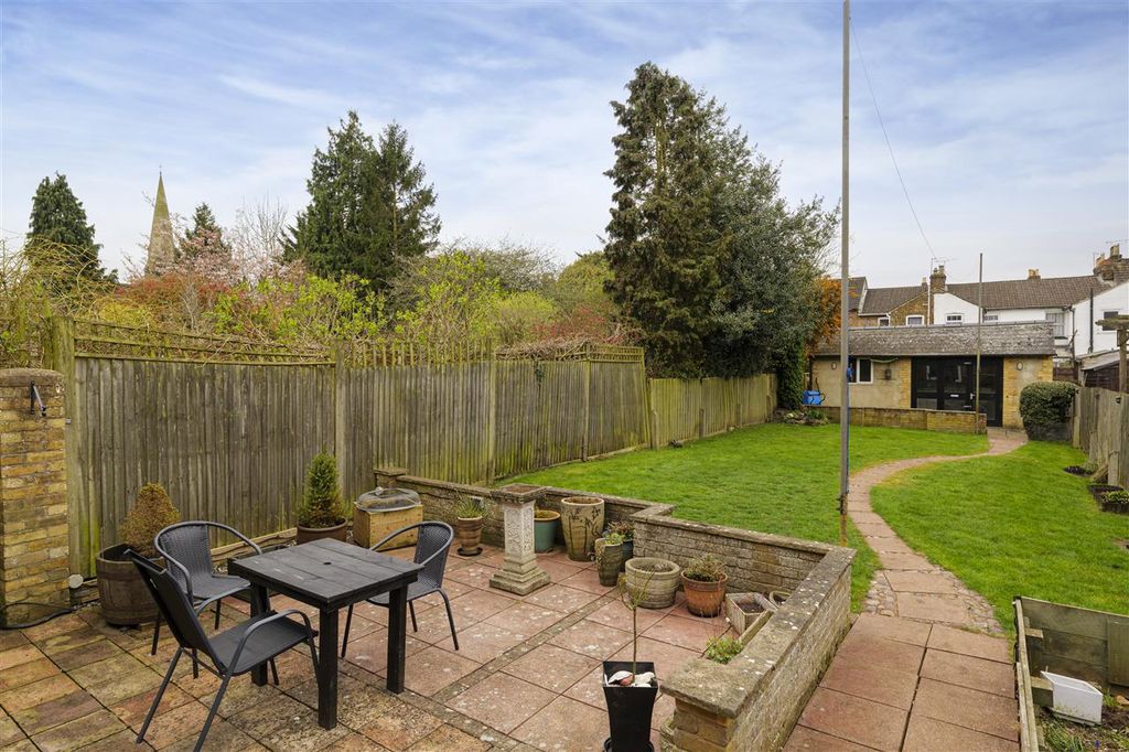 Property photo 2 of 21