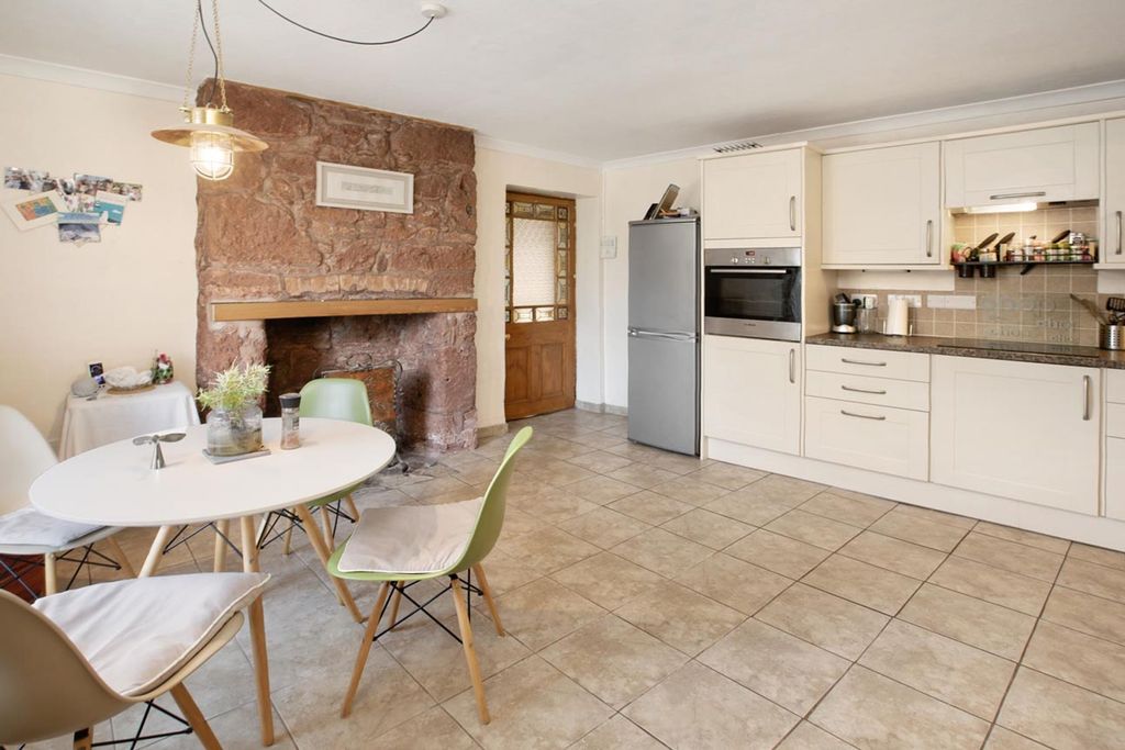 Property photo 3 of 16