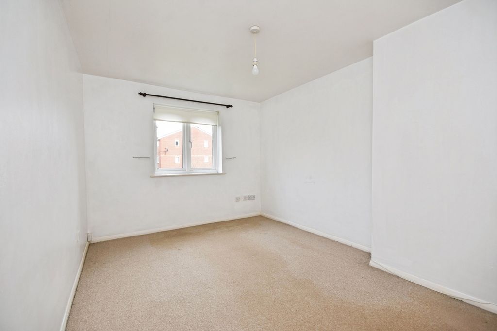 Property photo 3 of 12 Bedroom