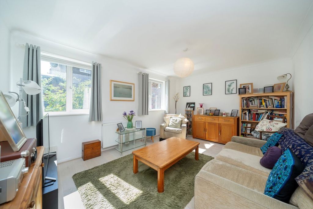 Property photo 2 of 6