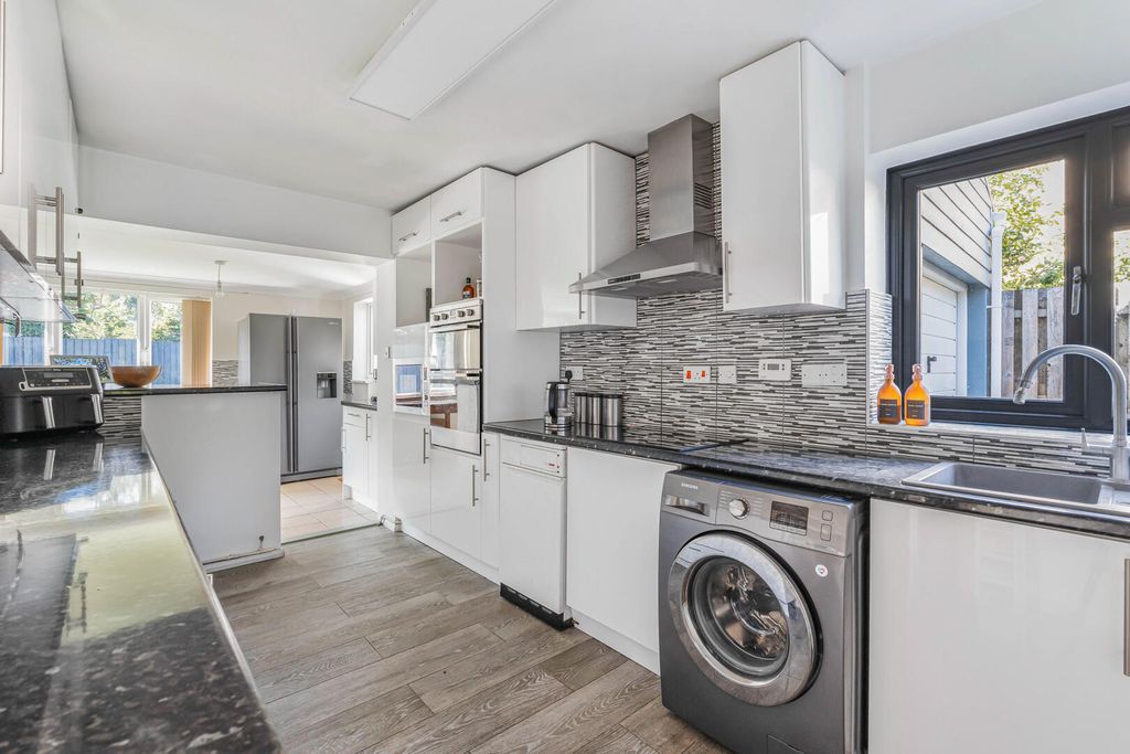 Property photo 3 of 24 Kitchen