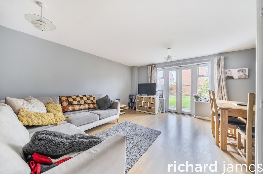 Property photo 2 of 12 F477B8E26Db541028Da40B8464107E7B
