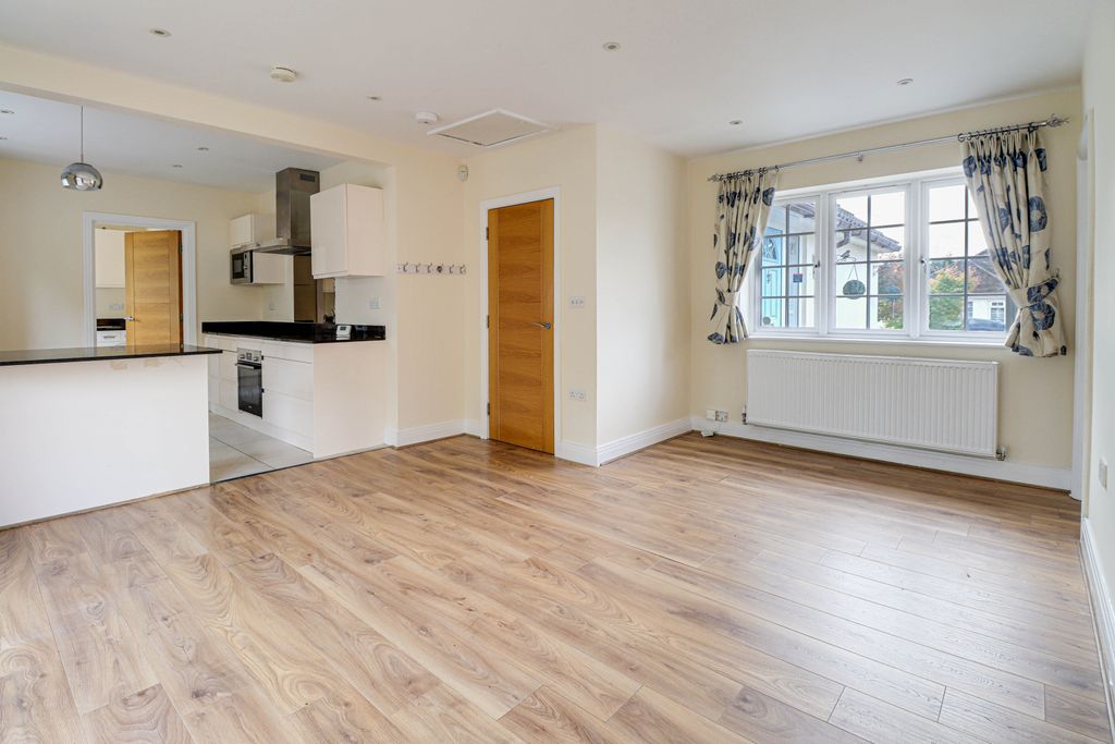 Property photo 3 of 19 Lounge/Kitchen