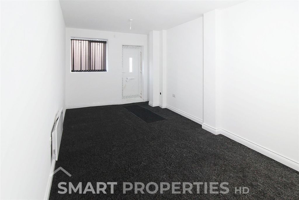 Property photo 2 of 7 9A-Fourth-Avenue_00002.Jpeg