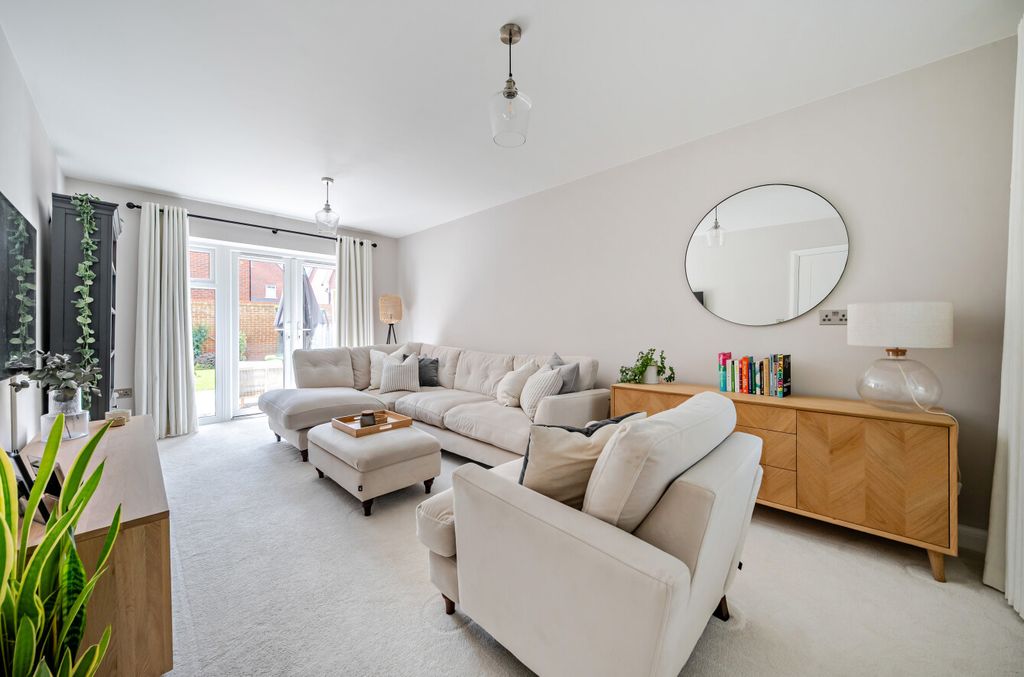 Property photo 3 of 14 1484330-1-6A43c72...