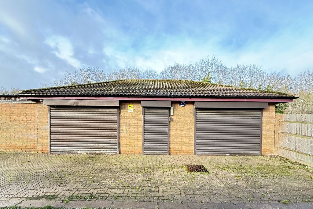 Property photo 3 of 10 Sandy Close Depot, Sandy Close, Great Linford, Milton Keynes, Mk14 5EE