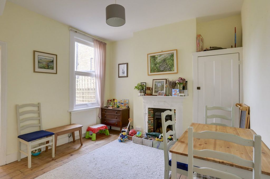 Property photo 3 of 8