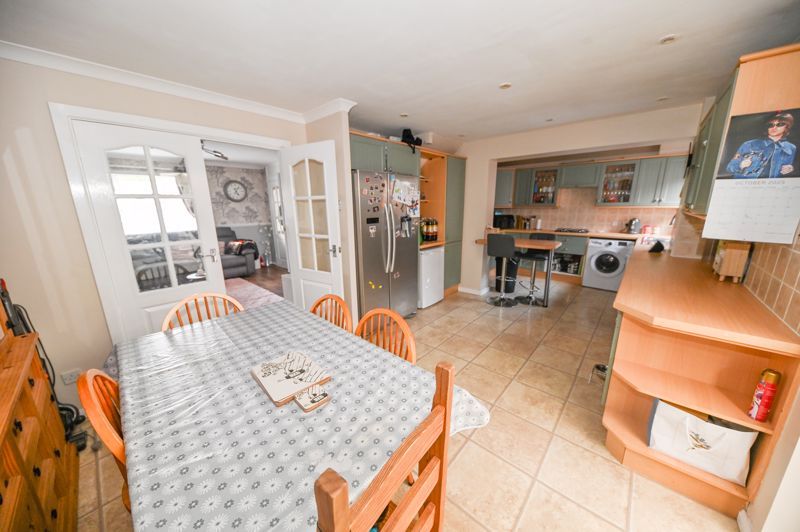 Property photo 3 of 14 Photo 8