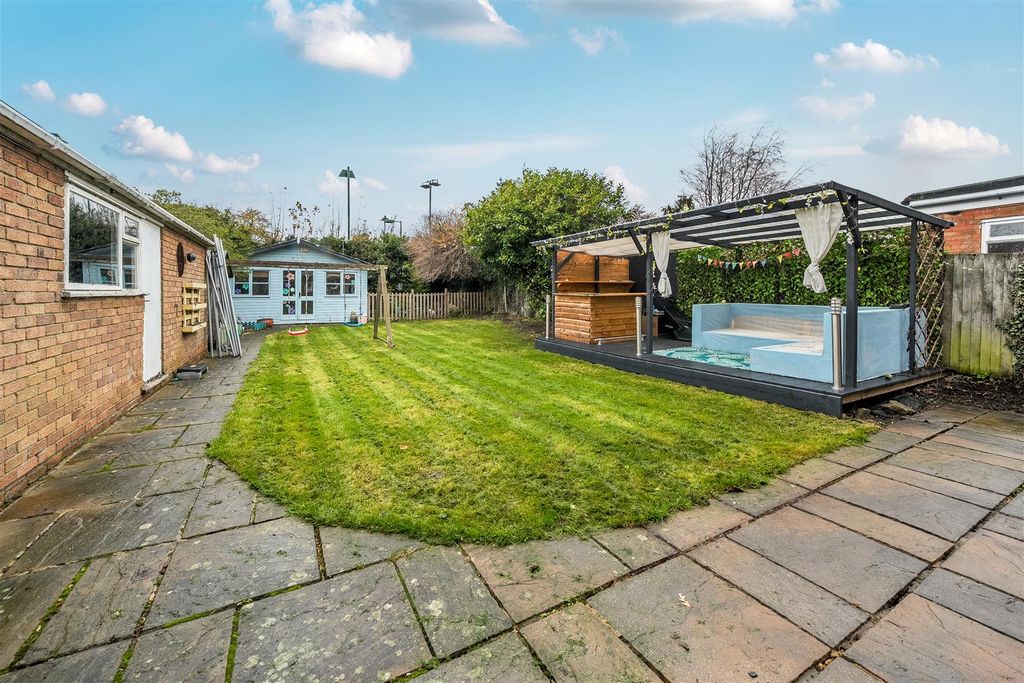 Property photo 3 of 13 1385973-11-692d703Fcc988-Arw-1.Jpg