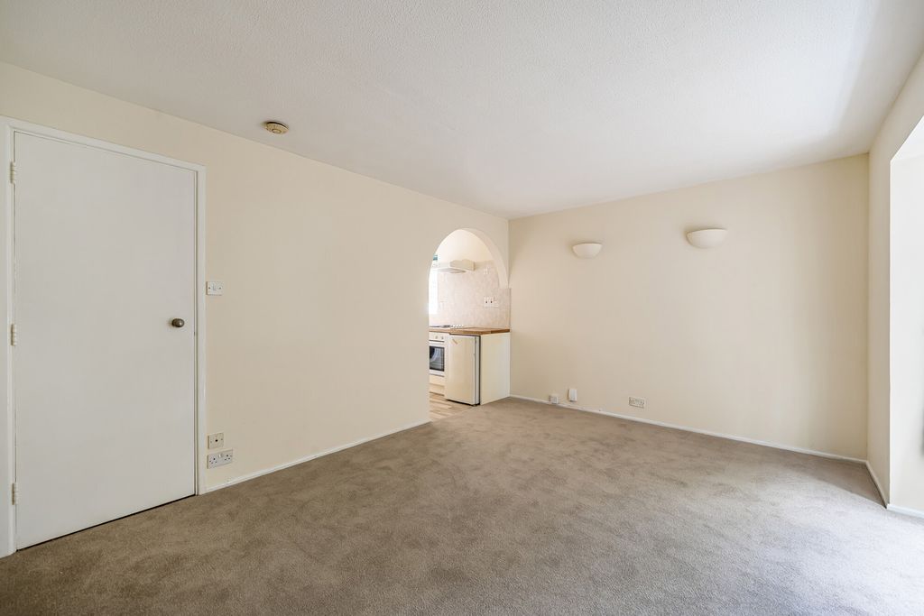 Property photo 3 of 20 1334798-3-68921Ae...