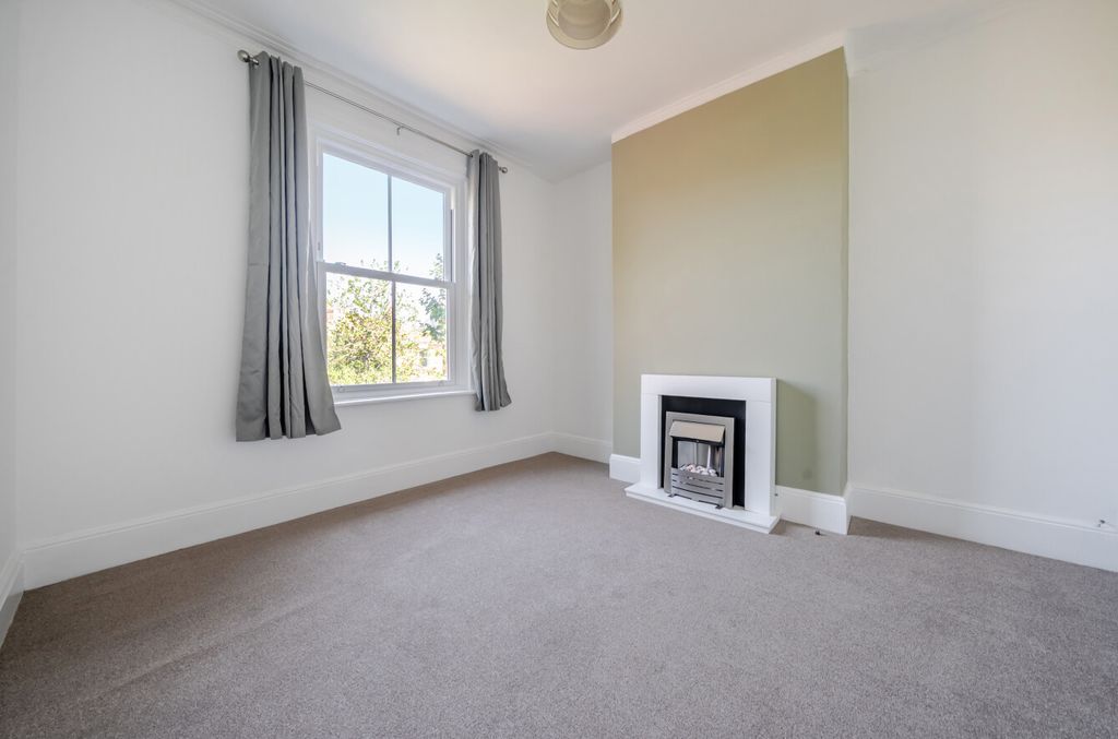 Property photo 2 of 12 1495299-3-6A5768d...