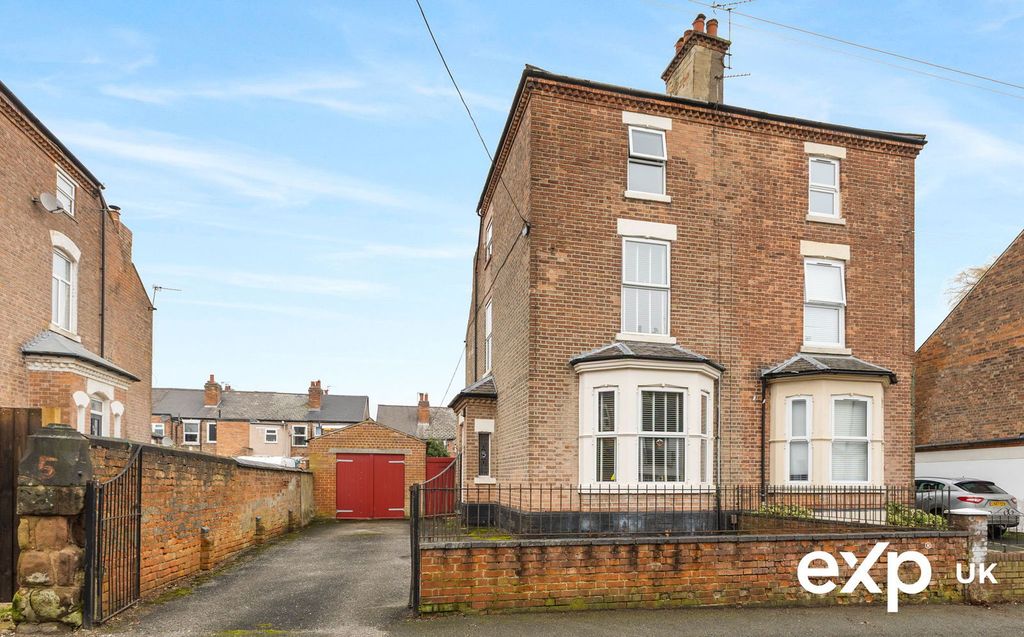 Property photo 1 of 30