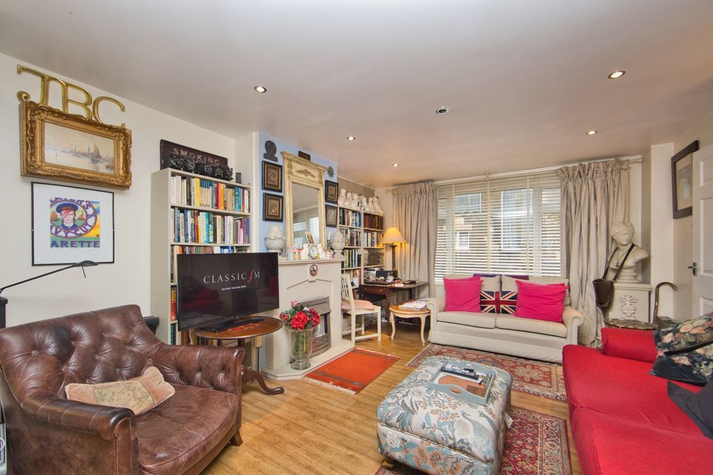 Property photo 2 of 11 Picture 2